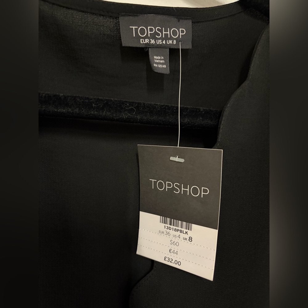 Topshop Scallop Wrap Top in Black NWT - Picture 4 of 11